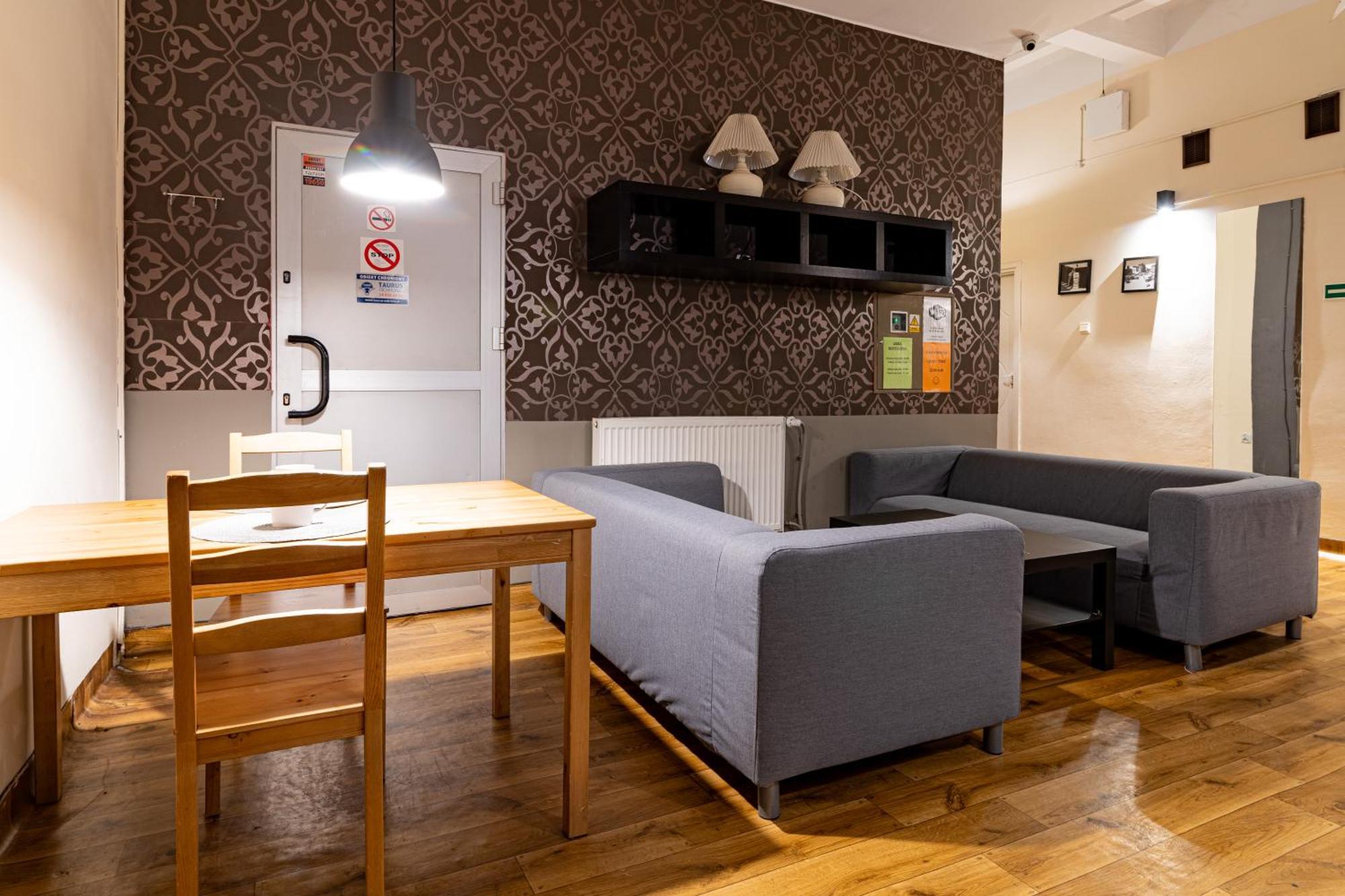 Hostel Orange Plus Torun Ngoại thất bức ảnh